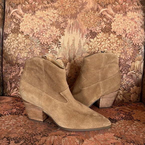 Lucky Brand Size 9 Ellamy Tan Suede Booties with Pointed Toe - Picture 9 of 9